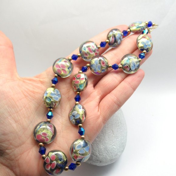 Glass and Crystal bead necklace - Picture 12 of 13